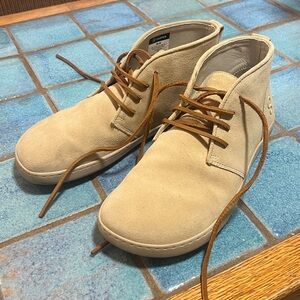 Shapen Barefoot “Berry” Chukka-style Shoes